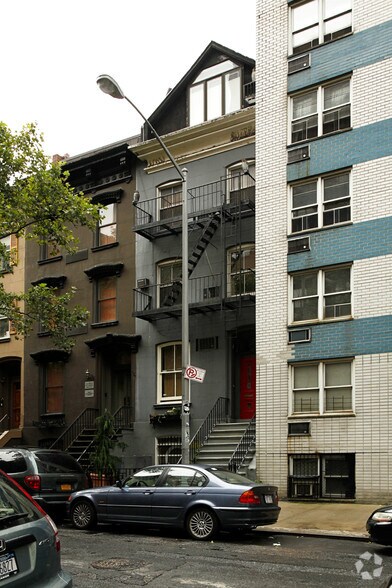 More Photos Of 206 E 30th St, New York General Retail For Sale