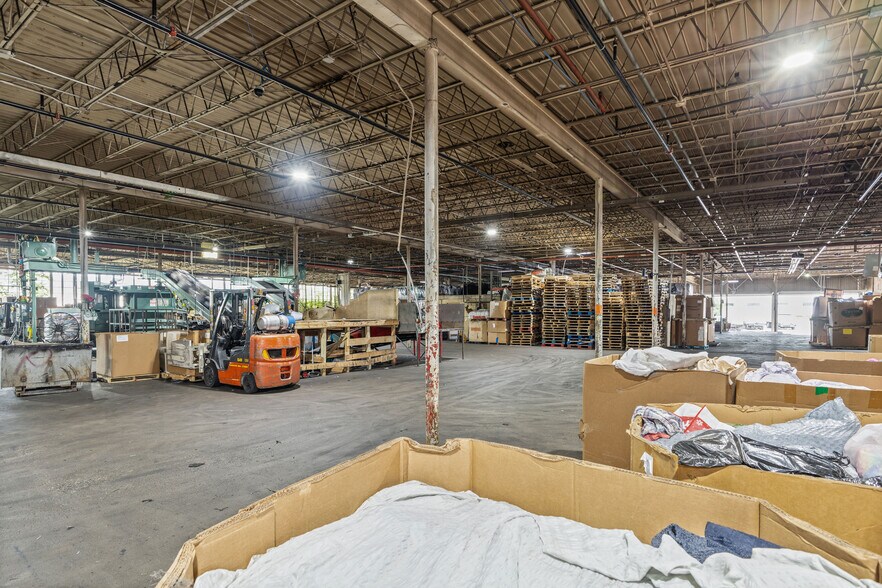 More Photos Of 26051 Michigan Ave, Inkster Warehouse For Sale