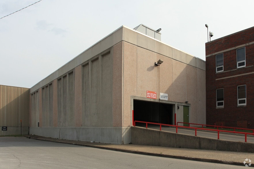 More Photos Of 1661 W Hill St, Louisville Manufacturing For Lease