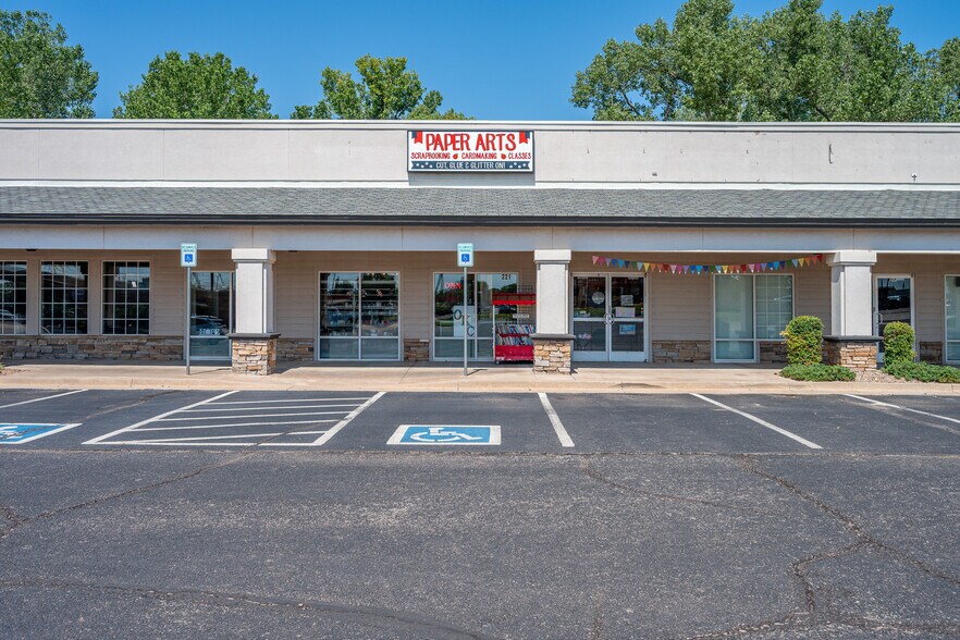 More Photos Of 285 S Santa Fe Ave, Edmond General Retail For Lease