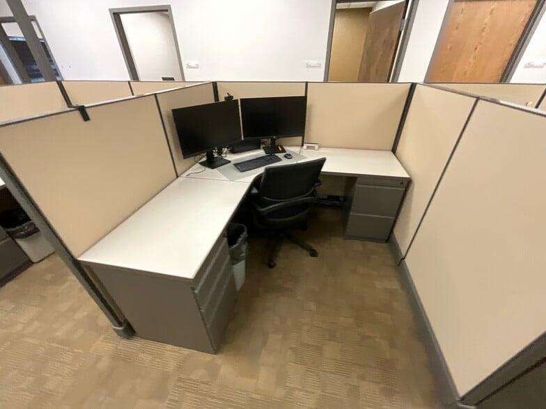 More Photos Of 2505 S Finley Rd, Lombard Office For Lease