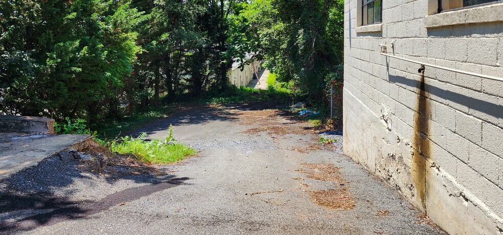More Photos Of 4239 Boonsboro Rd, Lynchburg Service Station For Sale