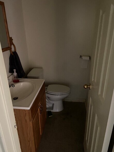 More Photos Of 10100 Clay Rd, Houston Manufacturing For Lease