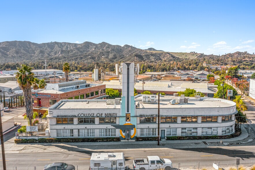 More Photos Of 5223-5245 W San Fernando Rd, Los Angeles Showroom For Lease