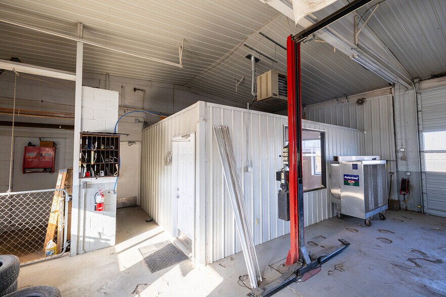 More Photos Of 11209 W Kellogg, Wichita Auto Dealership For Sale