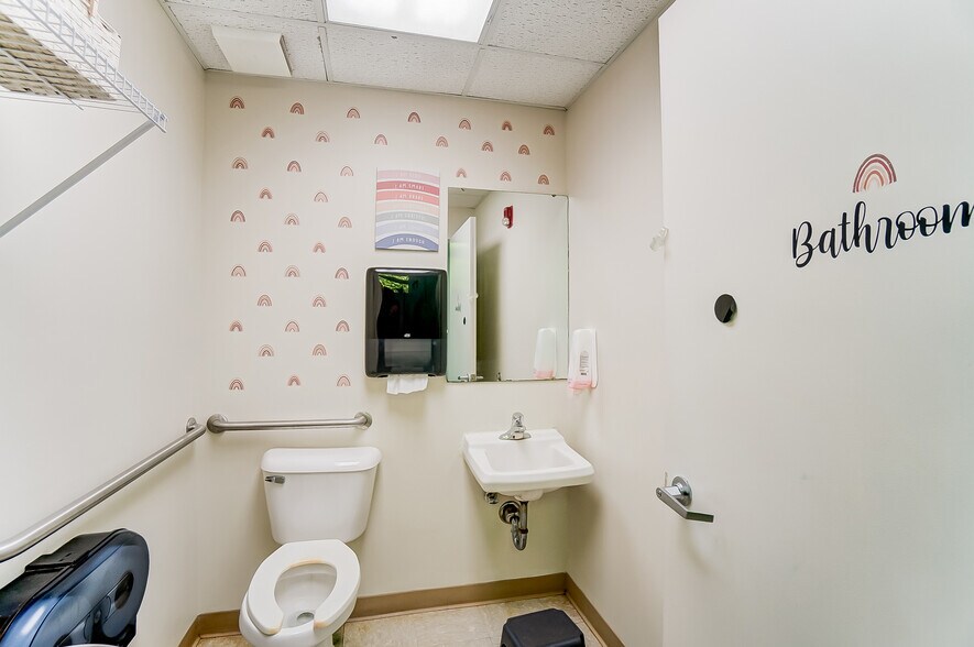More Photos Of 800 Livermore St, Yellow Springs Research And Development For Sale