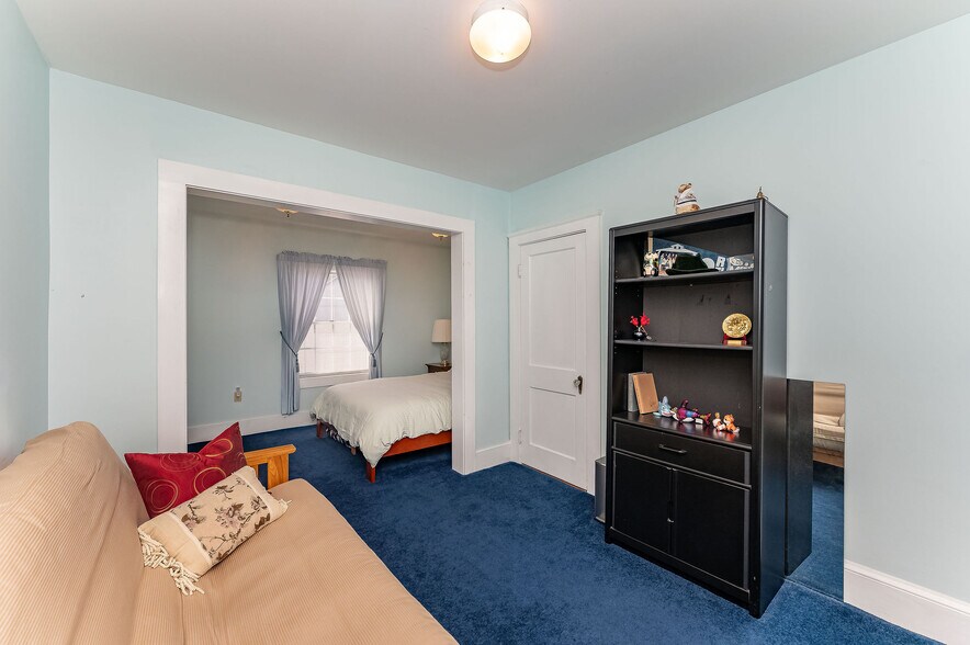 More Photos Of 112 Lafayette Rd, North Hampton General Retail For Sale