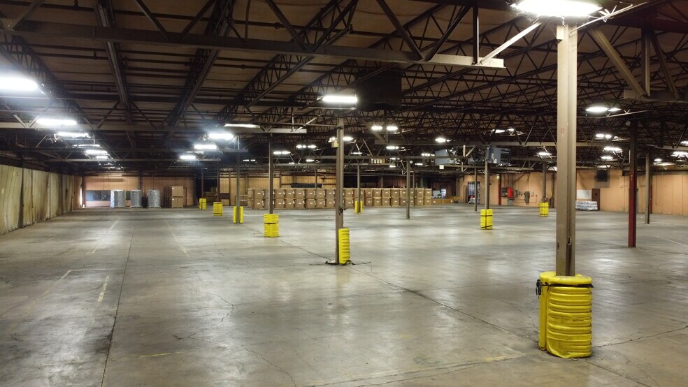 More Photos Of 705-801 W South St, North Manchester Manufacturing For Lease