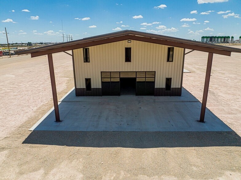 More Photos Of 16751 W Basin St, Odessa Warehouse For Lease