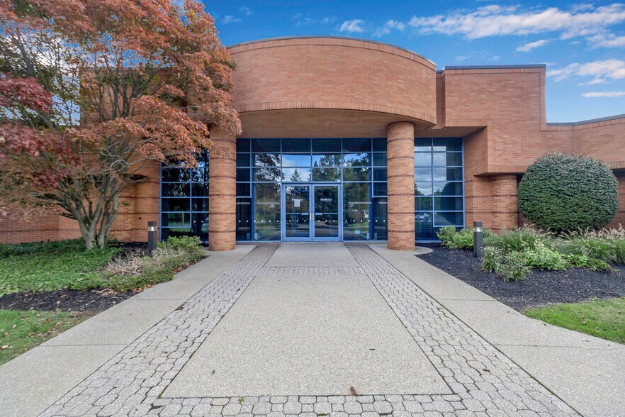 More Photos Of 61 John Muir Dr, Buffalo Unknown For Lease