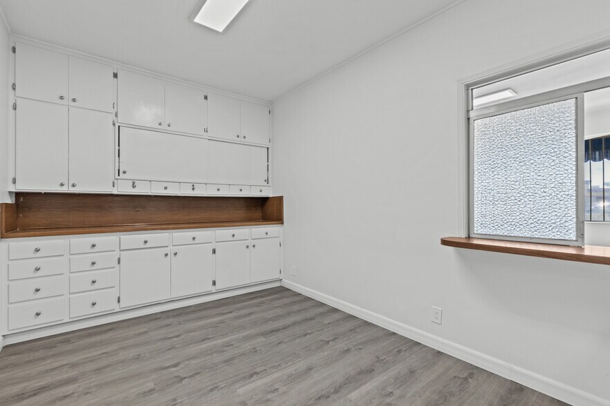 More Photos Of 16705 Hawthorne Blvd, Lawndale Loft Creative Space For Lease