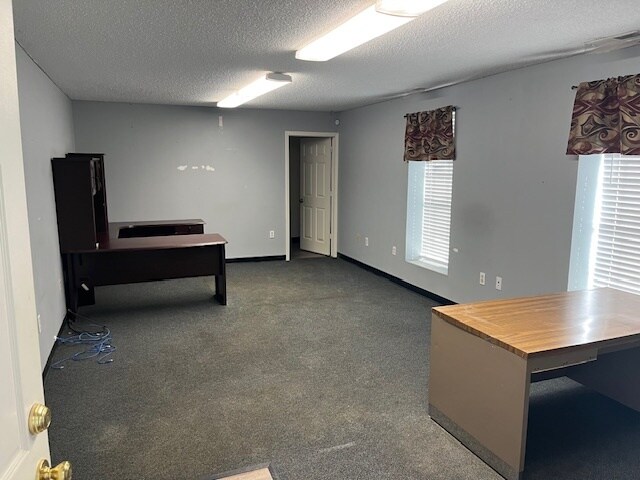 More Photos Of 1488 June Self Dr, Springdale Warehouse For Lease