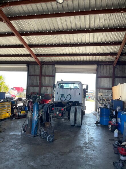 More Photos Of 27107 US Highway 27, Moore Haven Land For Sale