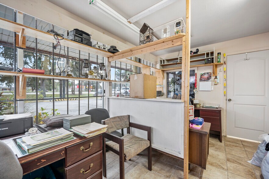 More Photos Of 628 King St, Cocoa Auto Dealership For Sale