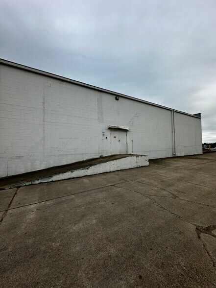 More Photos Of 1020-1112 W Main St, Gun Barrel City Freestanding For Lease