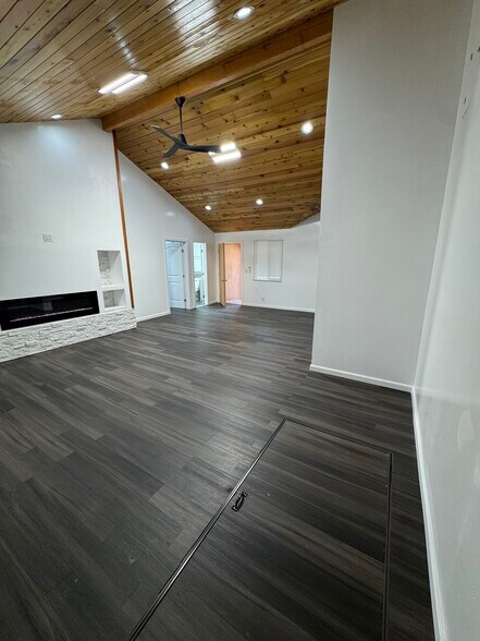 More Photos Of 4634 W Slauson Ave, Los Angeles General Retail For Sale