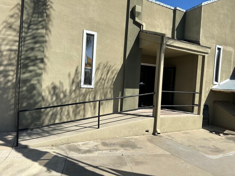 More Photos Of 1001 W Noble Ave, Visalia Specialty For Sale