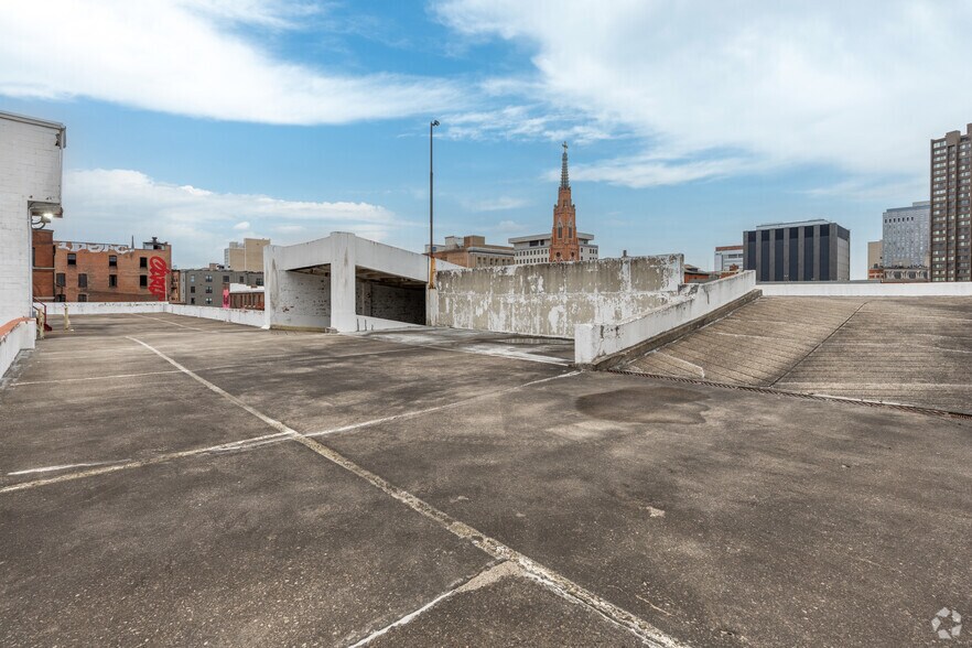 More Photos Of 229 W Saratoga St, Baltimore Parking Garage For Sale