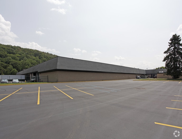 More Photos Of 125 S Greenbush Rd, Orangeburg Warehouse For Lease