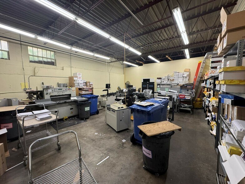 More Photos Of 40 Oval Rd, Quincy Industrial For Lease