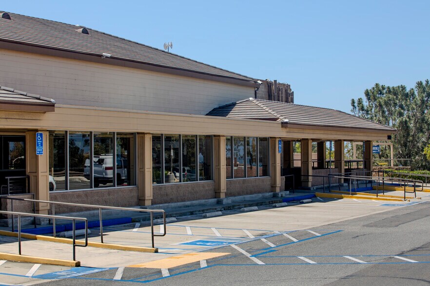 More Photos Of 30922 Coast Hwy, Laguna Beach Supermarket For Lease