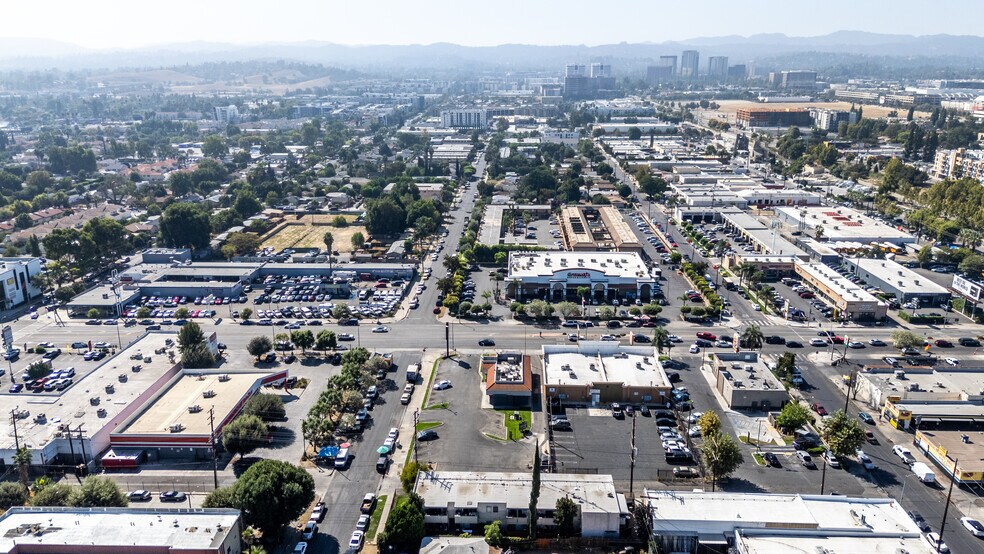 More Photos Of 21201 Sherman Way, Canoga Park Fast Food For Sale
