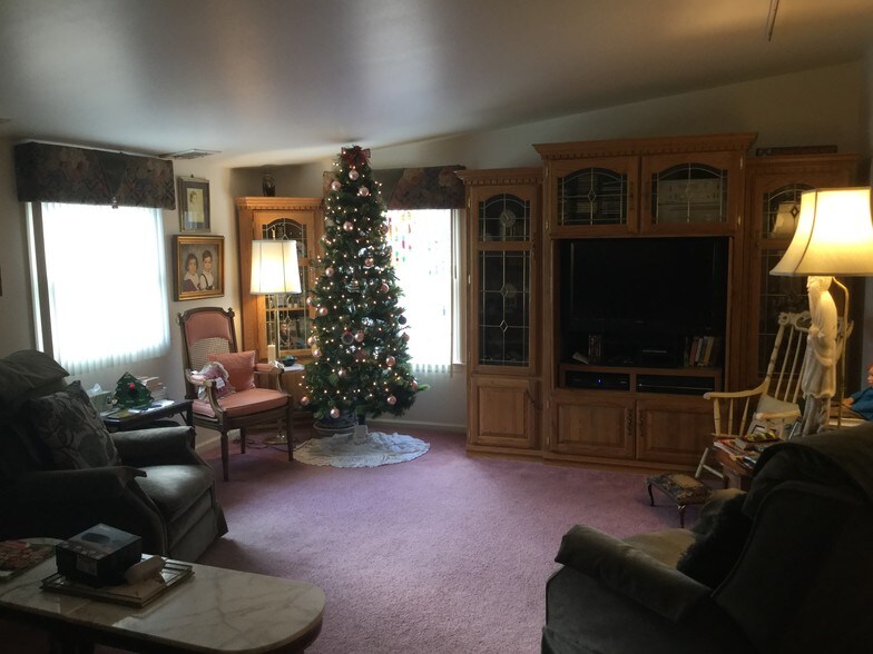 More Photos Of 20 Hillside Ave, Flanders Restaurant For Sale