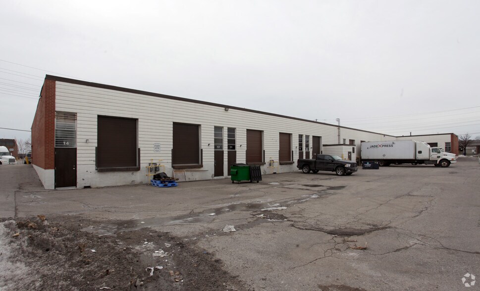 More Photos Of 1575 Sismet Rd, Mississauga Warehouse For Lease