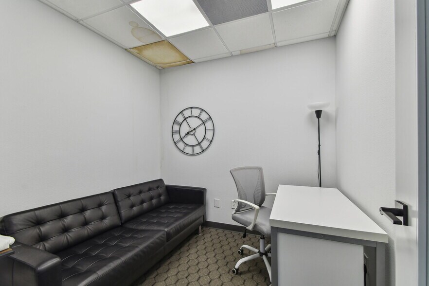 More Photos Of 1919 E 6th Ave, Tampa Office For Sale