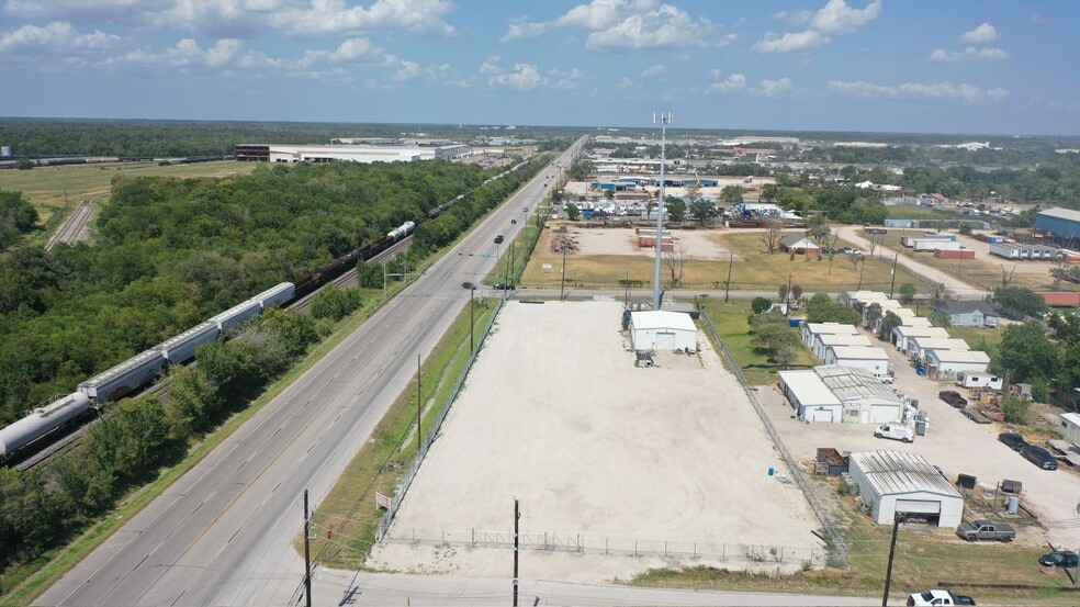 More Photos Of 16190 Miller Rd, Houston Warehouse For Lease