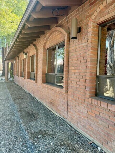 More Photos Of 100 Horseshoe Lane, Weaverville Medical For Lease