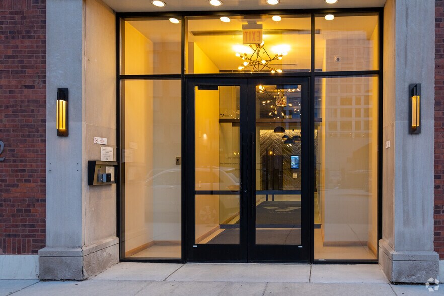 More Photos Of 322-340 S Green St, Chicago Office For Lease