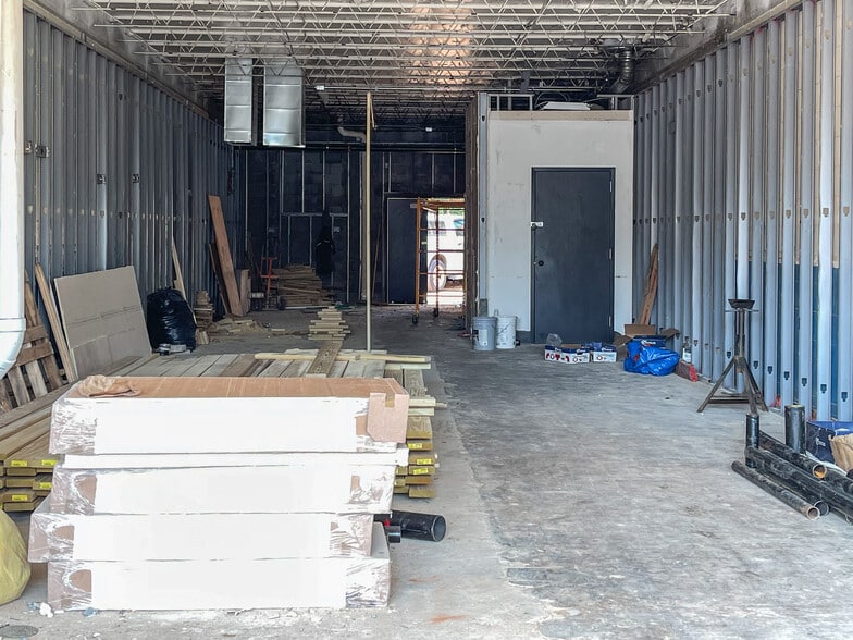 More Photos Of 700 Baxter St, Athens Freestanding For Lease