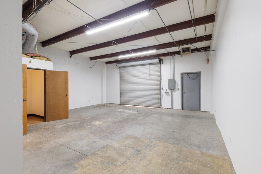 More Photos Of 15330 Lyndon B Johnson Fwy, Mesquite Unknown For Lease