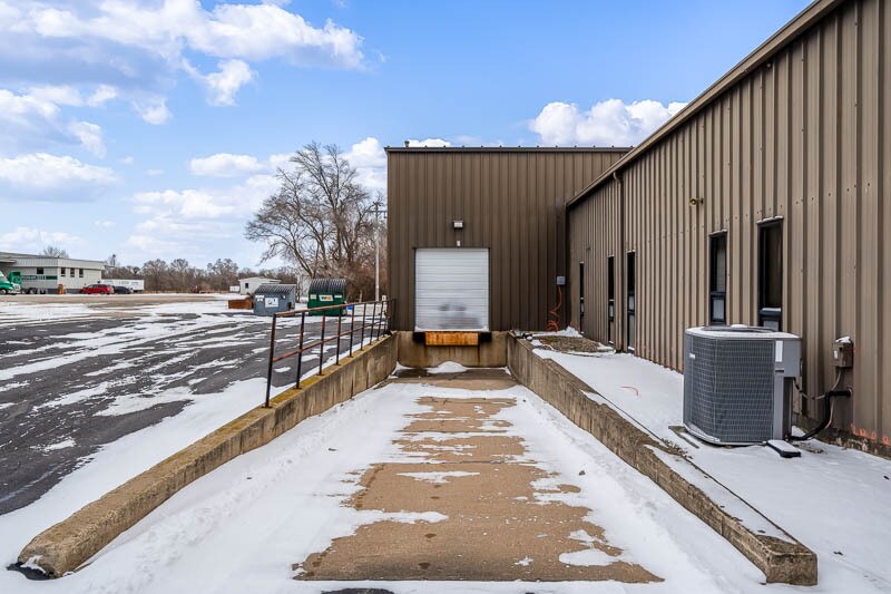 More Photos Of 13647 Metric Rd, Roscoe Industrial For Lease