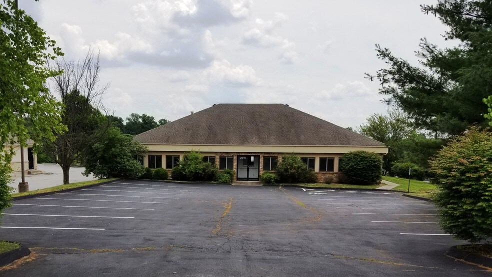 More Photos Of 2010 Bluestone Dr, Saint Charles Office For Sale