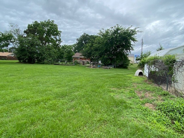 More Photos Of 2910 Hardy Springs Rd, Mcalester Storefront Retail Office For Sale