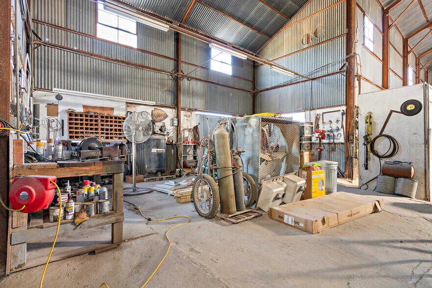 More Photos Of 200 S Wall St, Itasca Warehouse For Sale