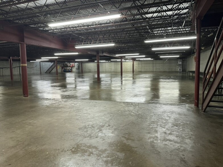 Primary Photo Of 10915 W Kellogg St, Wichita Freestanding For Lease