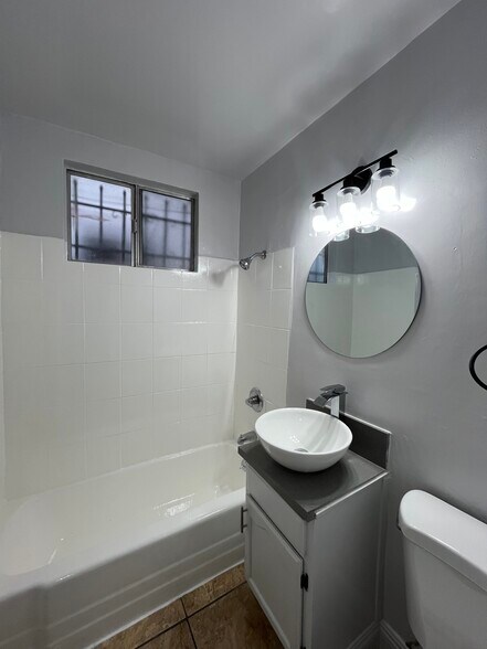 More Photos Of 732 W 76th St, Los Angeles Apartments For Sale