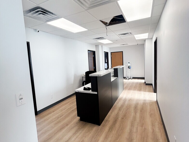 More Photos Of 1116 NE 10th St, Abilene Freestanding For Lease