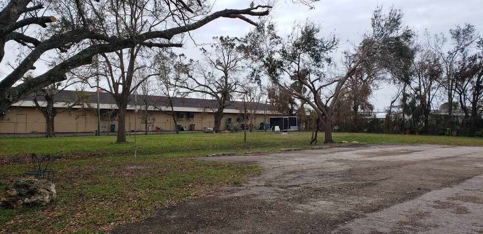 More Photos Of 1245 River Rd, N Fort Myers Industrial For Sale