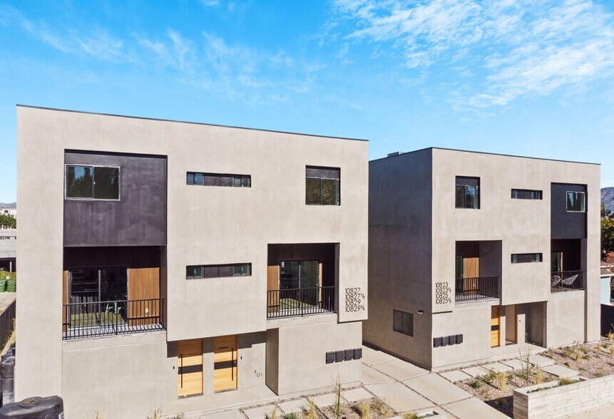 More Photos Of 10821 Hartsook St, North Hollywood Apartments For Sale