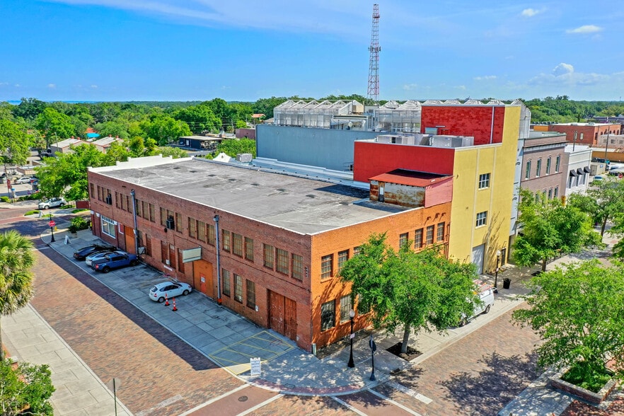 More Photos Of 162 W Plant St, Winter Garden General Retail For Lease