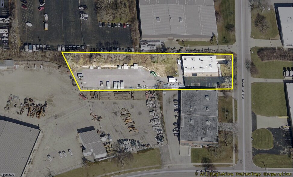More Photos Of 315 Industrial Dr, St Charles Warehouse For Lease