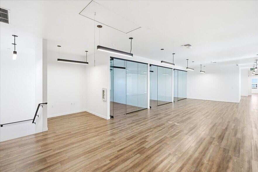 More Photos Of 3444 E Anaheim St, Long Beach Office For Sale