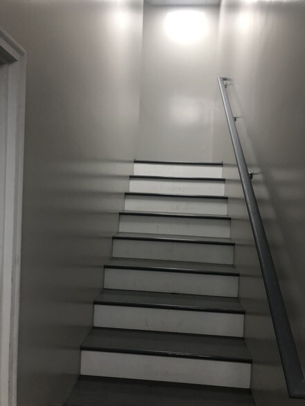 More Photos Of 1234 N Center Rd, Burton Warehouse For Lease