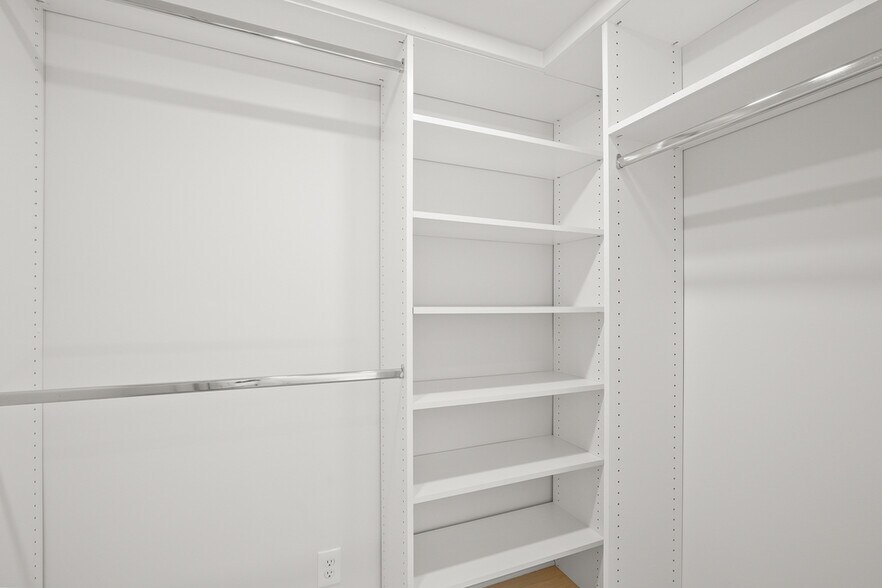 More Photos Of 617 Westmount Dr, West Hollywood Apartments For Sale