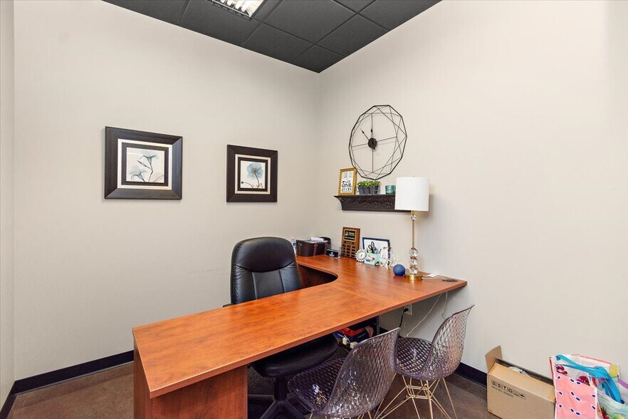 More Photos Of 923 Nashville Pike, Gallatin Storefront Retail Office For Lease