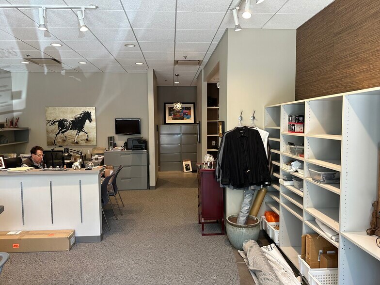 More Photos Of 11123-11137 N Wauwatosa Rd, Mequon Loft Creative Space For Lease